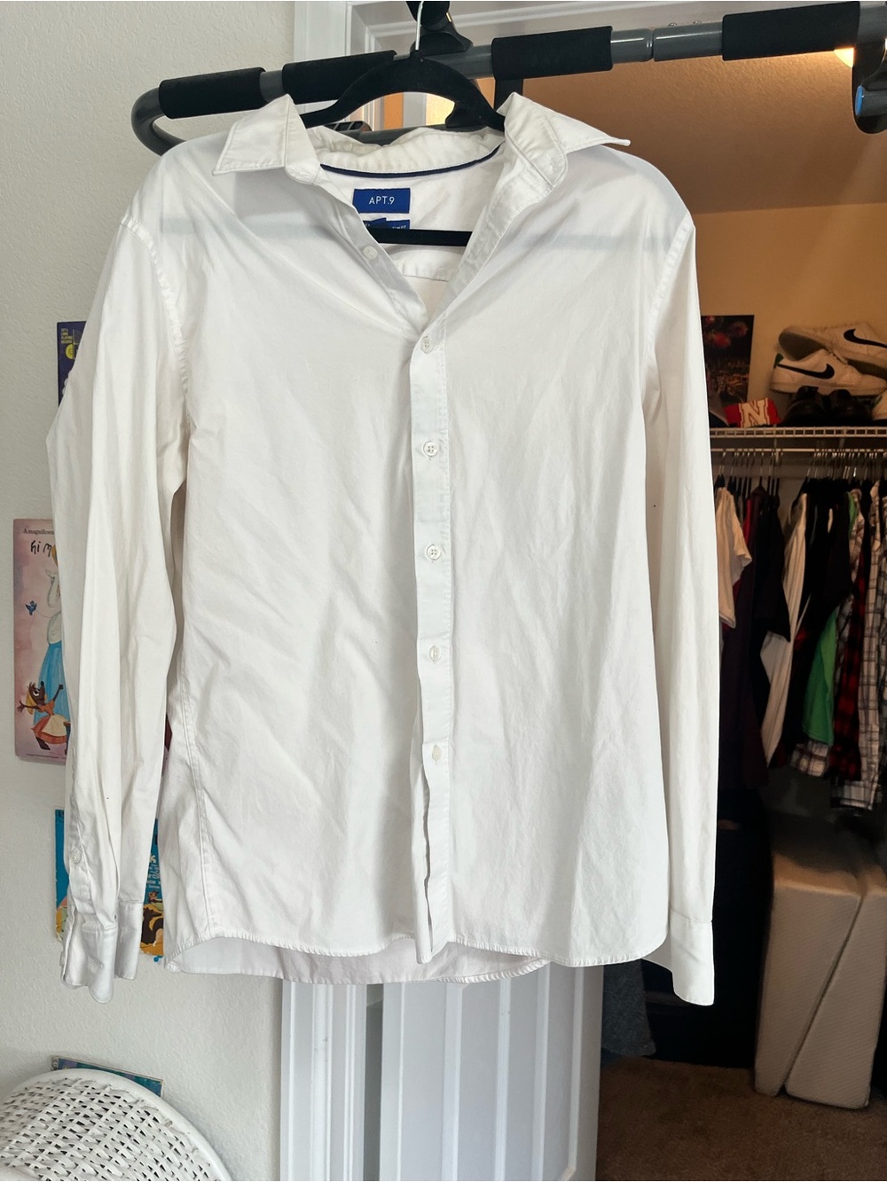 Apt. 9 white button-up shirt